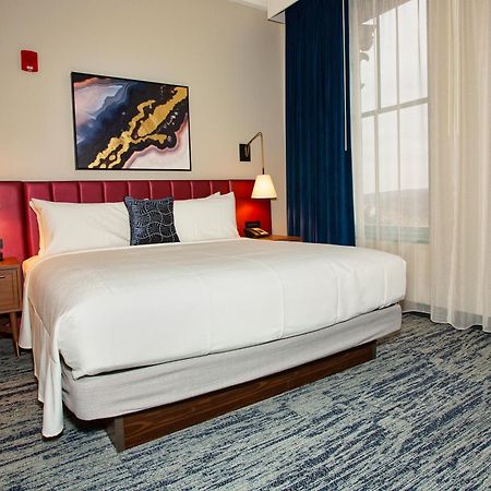 Blu-Tique, Akron, A Tribute Portfolio Hotel Екстериор снимка