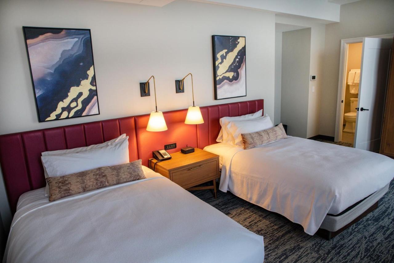 Blu-Tique, Akron, A Tribute Portfolio Hotel Екстериор снимка