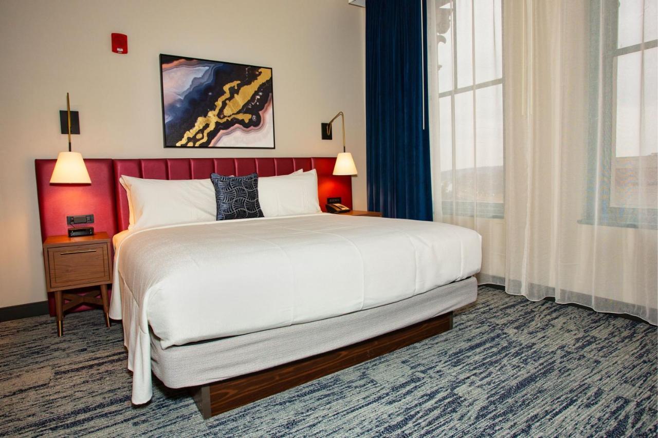 Blu-Tique, Akron, A Tribute Portfolio Hotel Екстериор снимка