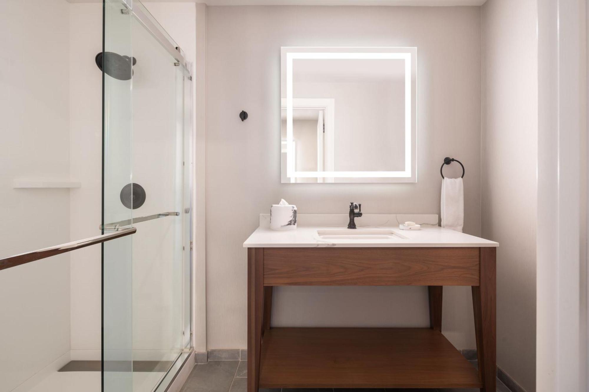 Blu-Tique, Akron, A Tribute Portfolio Hotel Екстериор снимка
