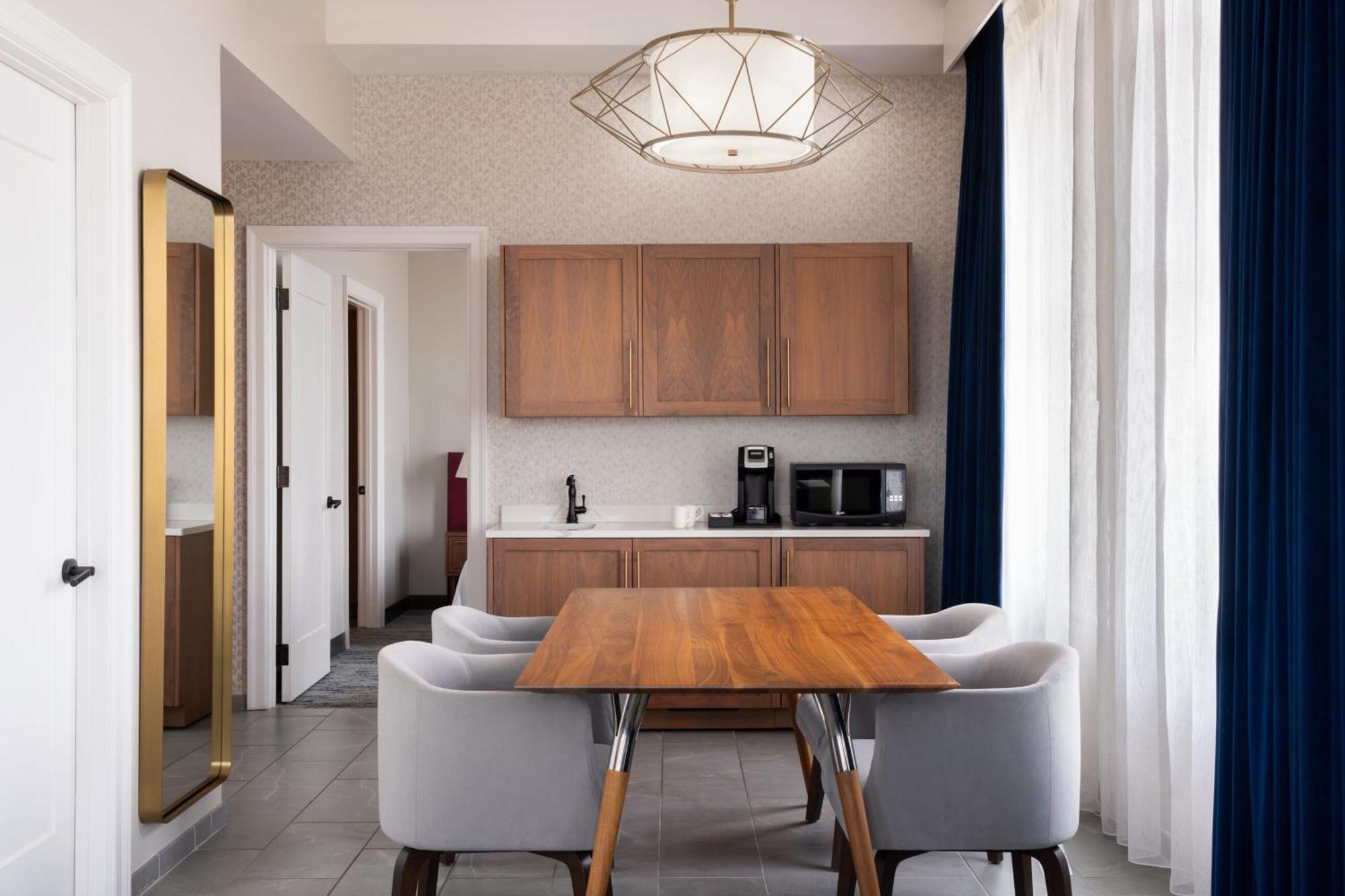Blu-Tique, Akron, A Tribute Portfolio Hotel Екстериор снимка