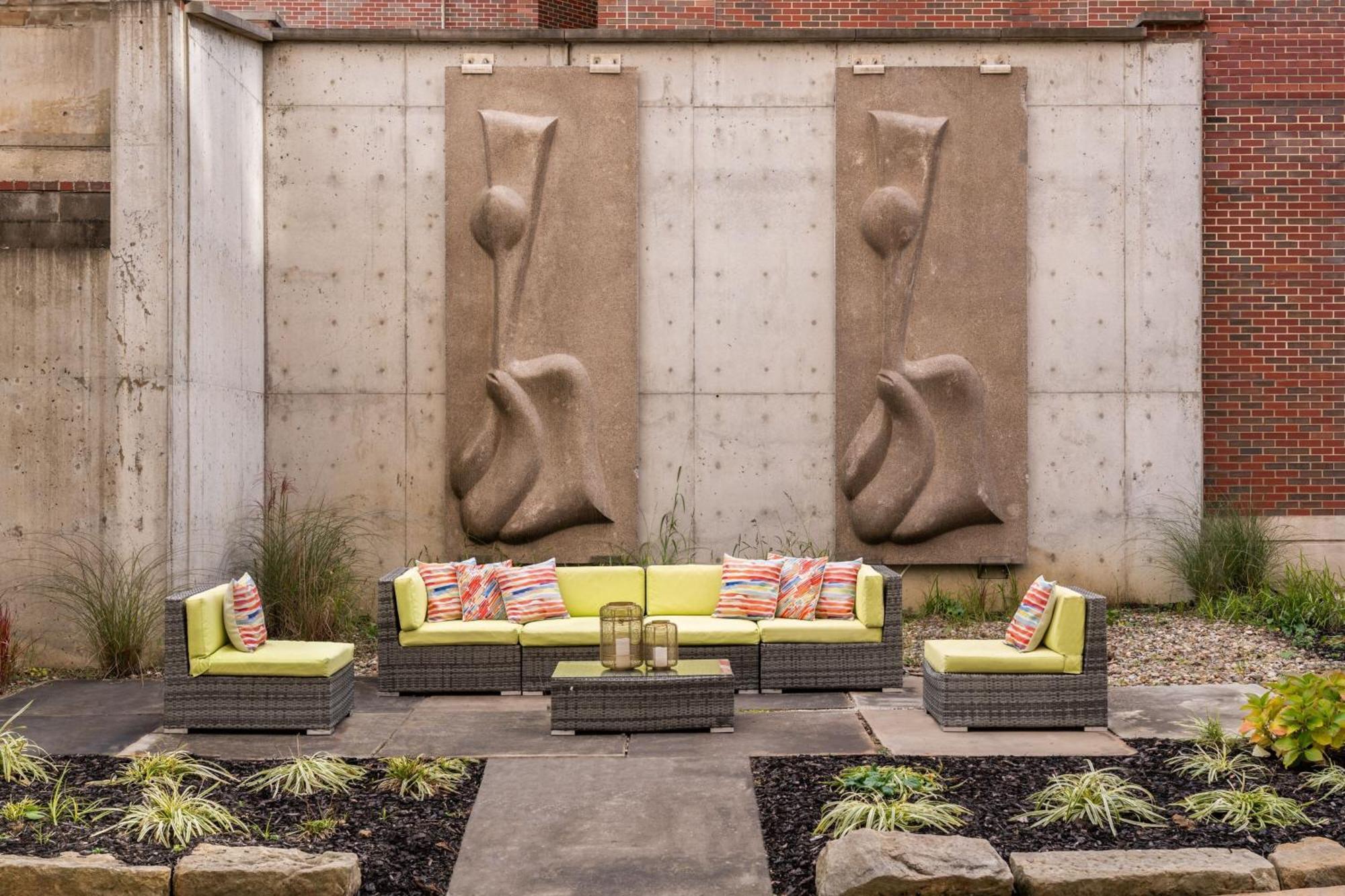 Blu-Tique, Akron, A Tribute Portfolio Hotel Екстериор снимка